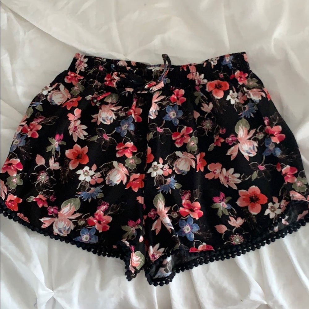 Hollister Shorts • High-Waisted